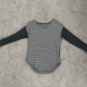 Lululemon long sleeved tee